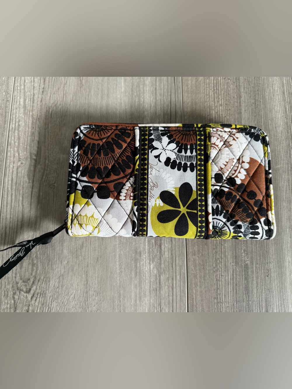 Vera Bradley Cocoa Moss Large Zip Wallet NWOT